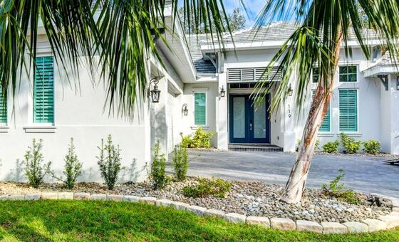 Sarasota Luxe exterior in downtown Sarasota
