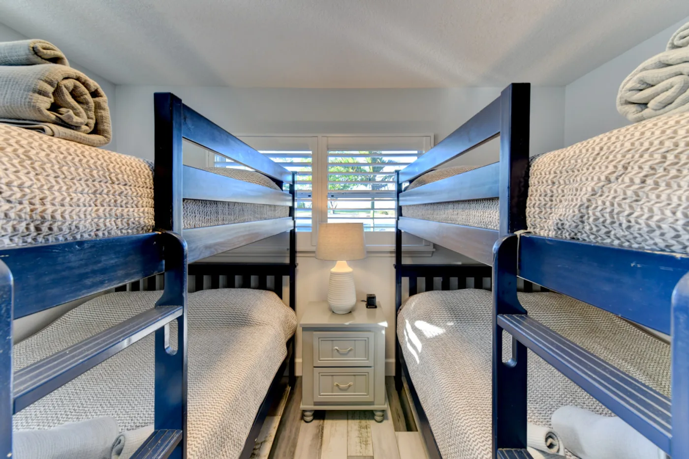 River House — Bunk room with two full-over-full bunk beds