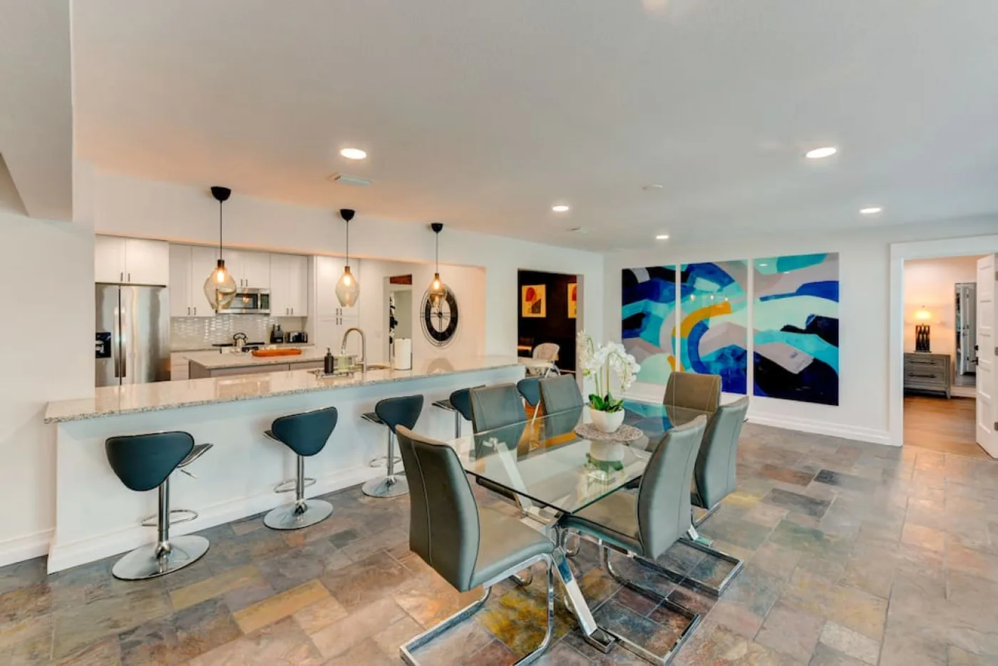 The Oasis — Dining area